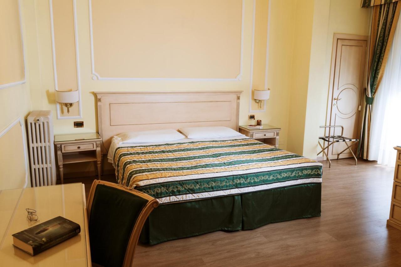 אבנו טרמה Hotel Terme Salus מראה חיצוני תמונה