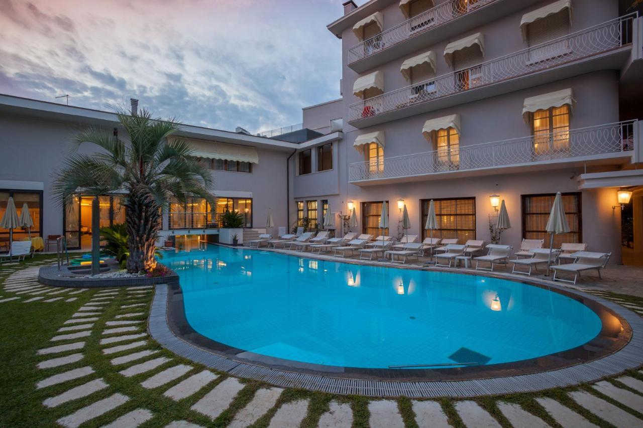אבנו טרמה Hotel Terme Salus מראה חיצוני תמונה