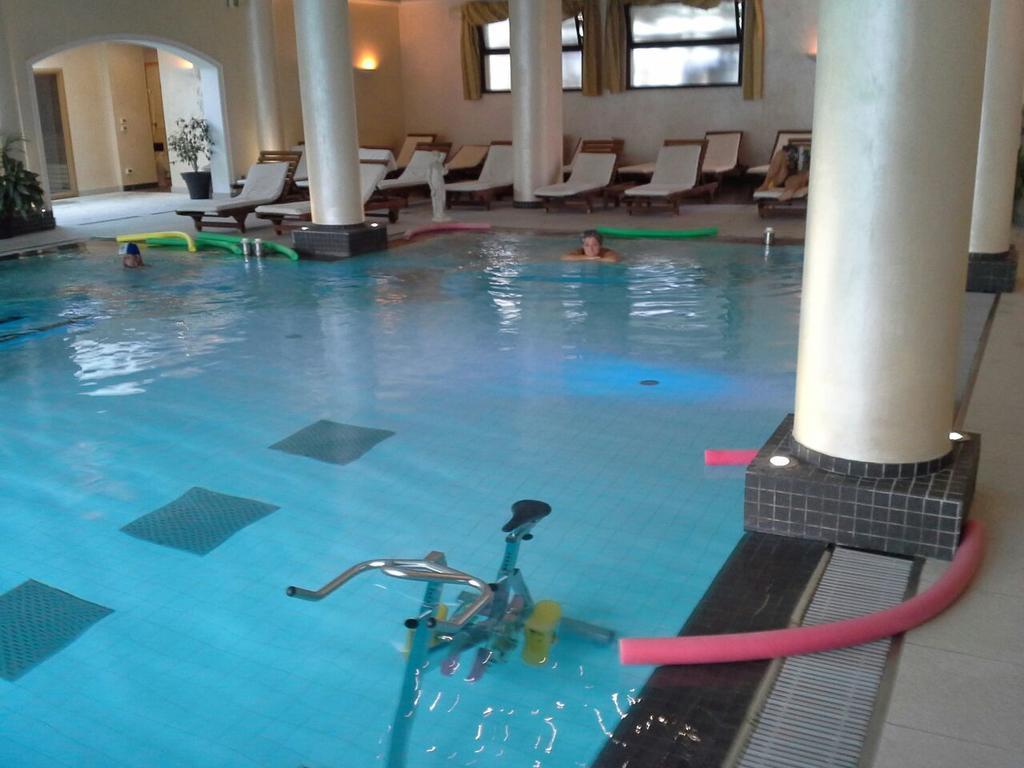 אבנו טרמה Hotel Terme Salus מראה חיצוני תמונה