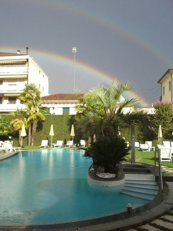 אבנו טרמה Hotel Terme Salus מראה חיצוני תמונה