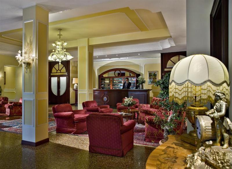 אבנו טרמה Hotel Terme Salus מראה חיצוני תמונה
